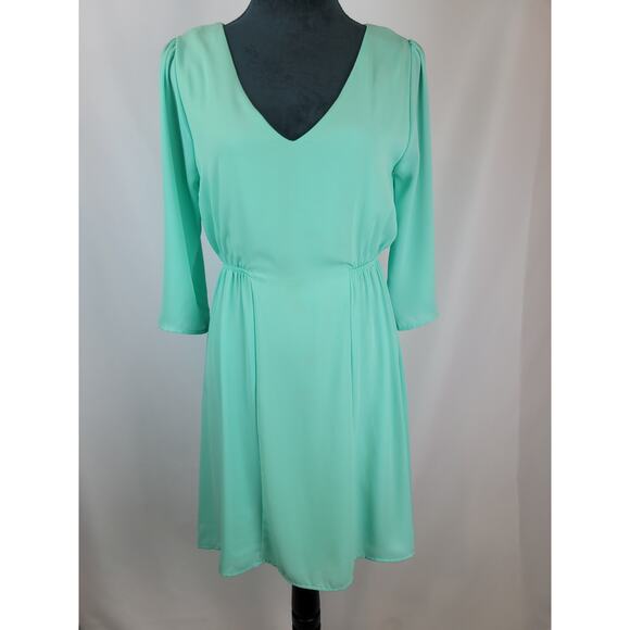 Francesca's Alya NWT V-Neck Bright Mint Green 1/2 Sleeve Knee Length Dress Sz M - Picture 1 of 8